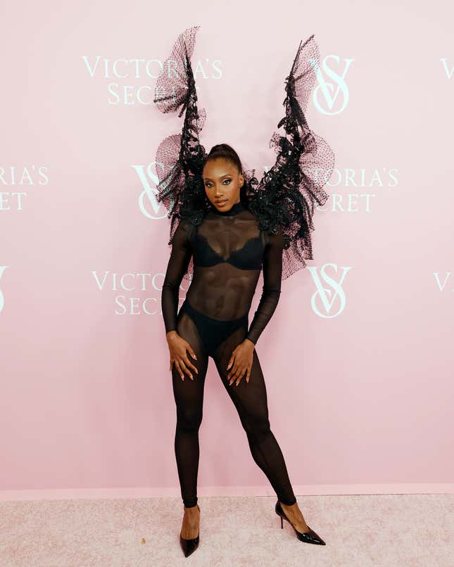 Image for article titled NYFW: Black Celebs Showed up at The Victoria&#39;s Secret Fashion Show