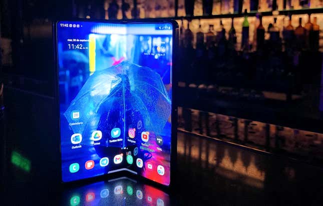Imagen para el artículo titulado Análisis del Samsung Galaxy Z Fold 4: una pantalla enorme cada vez más útil