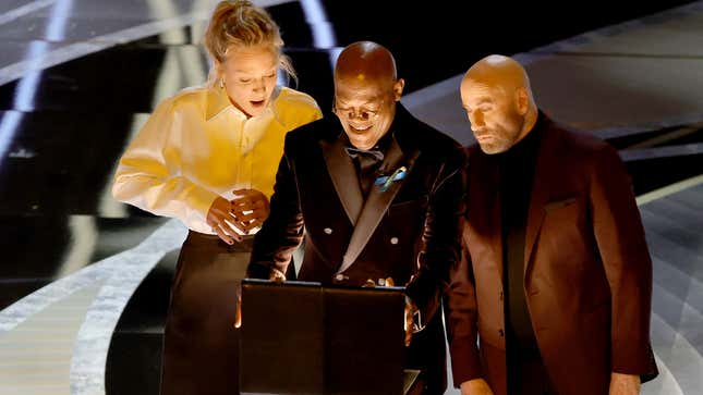 Uma Thurman, Sam L. Jackson, and John Travolta at the 2022 Oscars
