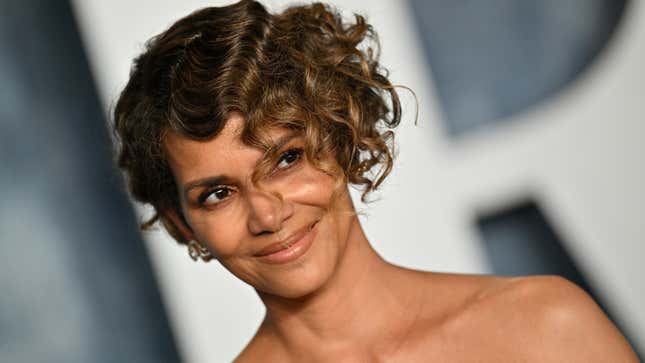 Image for article titled Halle Berry Says Women in Their 30s Shouldn’t Be ‘Bogged Down’ by Pressure to Have Kids