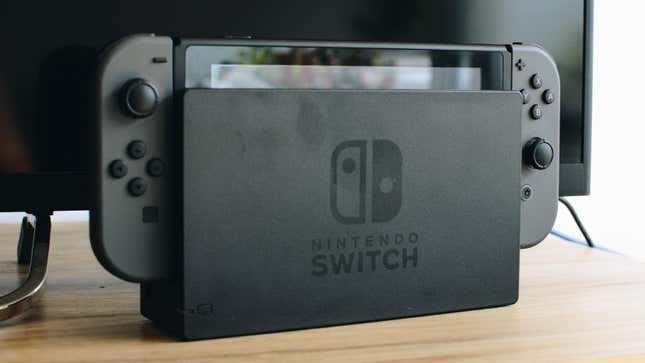 Image for article titled How to Fix (or Prevent) Blackouts on Your Nintendo Switch