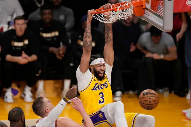 Anthony Davis and the Lakers have agreed on a three-year, $186 million contract extension