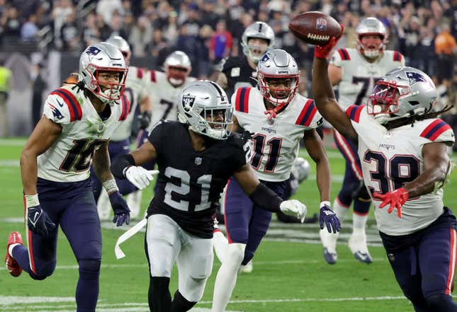 Patriots vs. Raiders final score: New England loses 30-24 on last