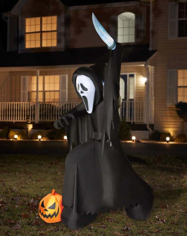 Scream 12 Ft. Ghostface Inflatable Decoration