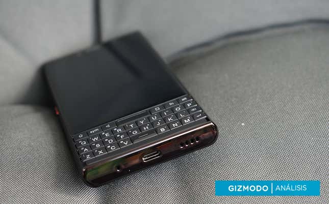 Imagen para el artículo titulado Unihertz Titan Slim: una BlackBerry Android sencilla y barata reservada para nostálgicos del teclado físico
