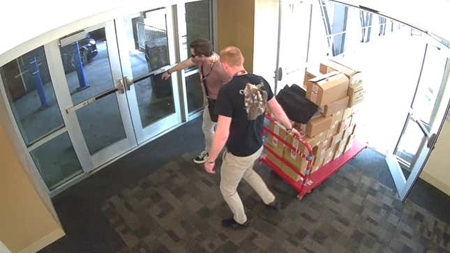 Image for article titled Persons of Interest in Gen Con Card Theft Are Card Game Designers