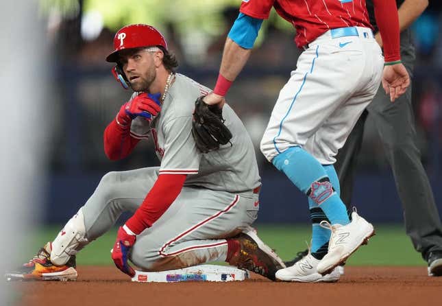 Philadelphia Phillies star Bryce Harper takes off his SHOE and