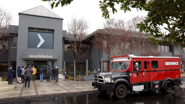 Image for article titled What To Know About The Silicon Valley Bank Collapse