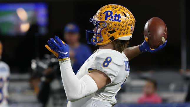 Pitt QB Kenny Pickett's hand measures larger at pro day than at