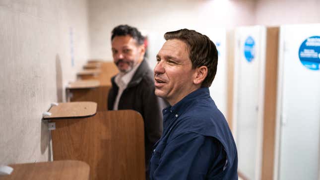 Image for article titled ‘Ah, Pissing, I Love To Piss,’ Says Ron DeSantis Attempting To Strike Up Conversation With Voter