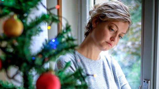 Image for article titled Things To Never Say To Someone Who Is Alone For The Holidays