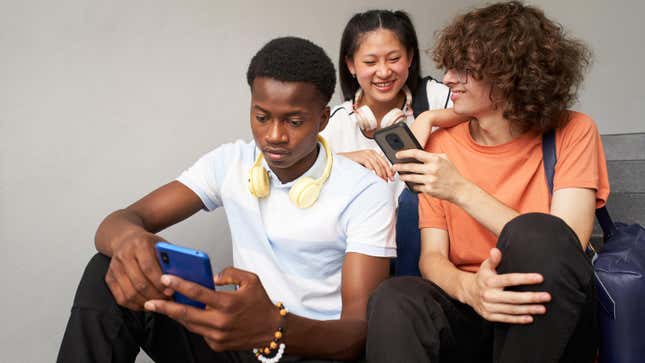 Image for article titled What We Actually Know About How Social Media Affects Teens&#39; Mental Health