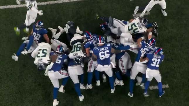 Giants lose 2 players to injury during 'tush push' play vs. Seahawks