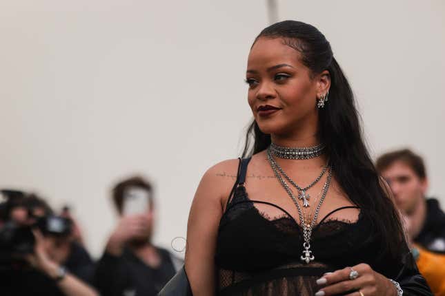 Rihanna Net Worth 2022 - See the Billionaire's Fortune After Baby