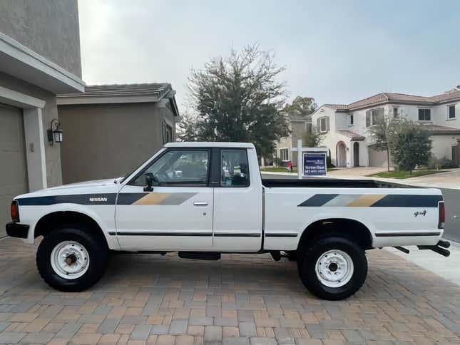 Image for article titled At $11,500, Is This 1986 Nissan 720 4X4 A King Cab That’s Only Fit For A King?