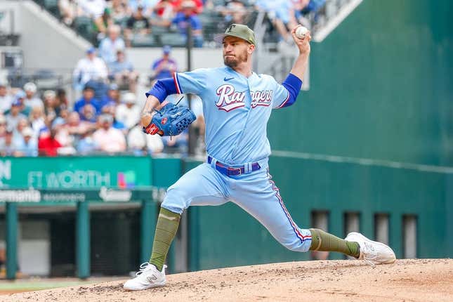 Bryan Woo has rough major league debut as Rangers clobber Mariners