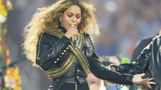 Beyonce sings live, dominates Super Bowl XLVII halftime