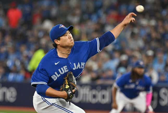 Toronto, Canada. 16th Apr 2022. Toronto Blue Jays starting pitcher Hyun Jin  Ryu (99) works against the Oakland Athletics during first inning MLB  baseball action in Toronto, Saturday, April 16, 2022. THE