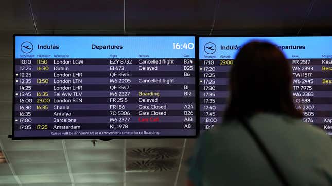 UK airports suffered severe flight cancelations from technical issues
