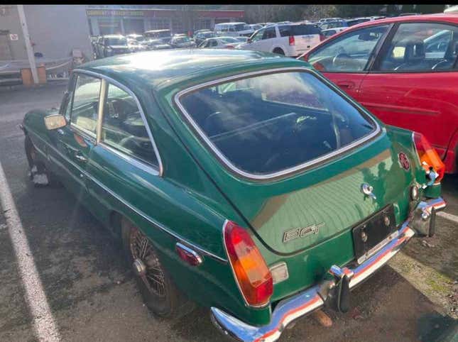 Image for article titled At $3,999, Is This 1972 MGB-GT a Project With Potential?