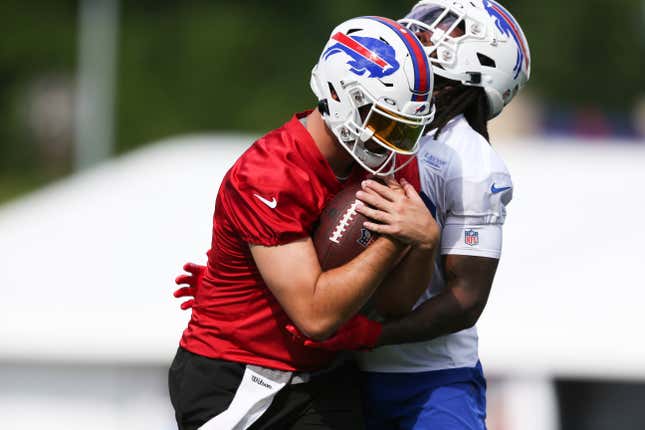 Buffalo Bills Pass catchers HAVE A DAY, FIRST SKIRMISH at camp 