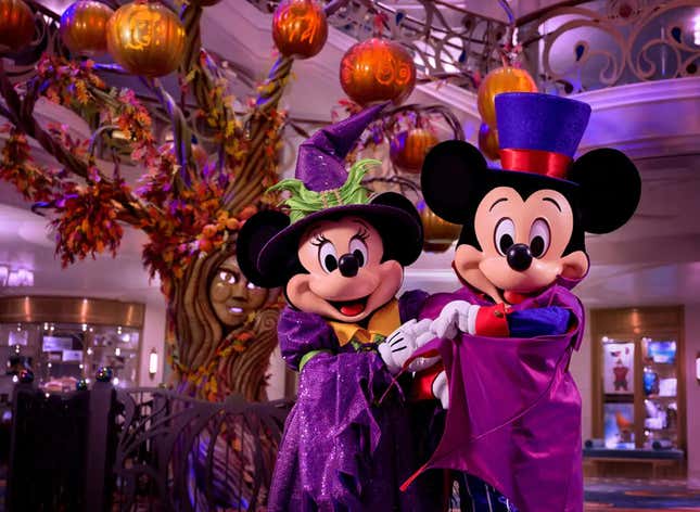 Image for article titled Halloween News From Disney Parks, Universal Studios, and More Fan-tastical Destinations