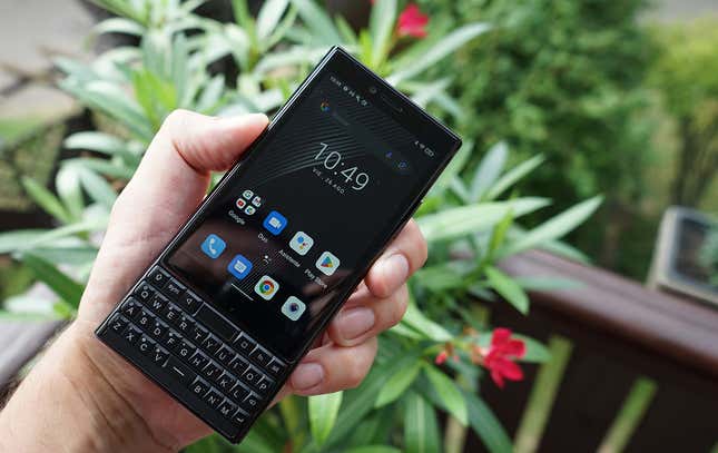 Imagen para el artículo titulado Unihertz Titan Slim: una BlackBerry Android sencilla y barata reservada para nostálgicos del teclado físico