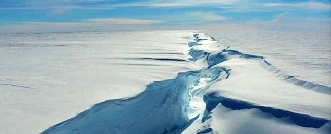 Año nuevo, y nuevo desprendimiento de Iceberg gigante en la Antártida 