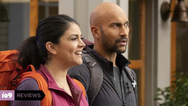  Cecily Strong and Keegan-Michael Key wear hiking gear as they look on in happiness and confusion in Schmigadoon.
