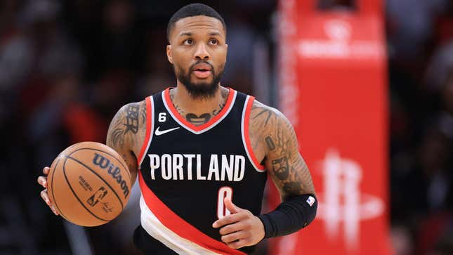 Image for article titled Lillard nominating himself as the second-best shooter in NBA history was the ultimate heat check