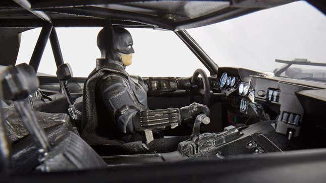 Imagen para el artículo titulado Lleva el nuevo Batmóvil de Batman a dar un paseo con esta alucinante réplica RC con todo lujo de detalles