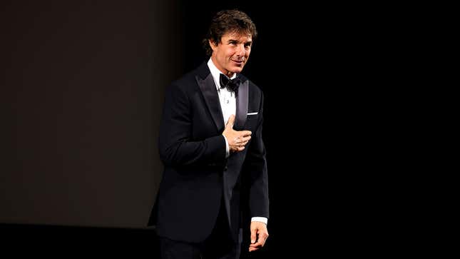 Image for article titled Tom Cruise Receives Standing Ovation For Entering Cannes With Cartwheel