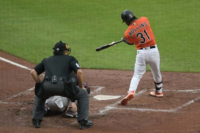 Orioles OF Cedric Mullins leaves game in 2nd inning with right