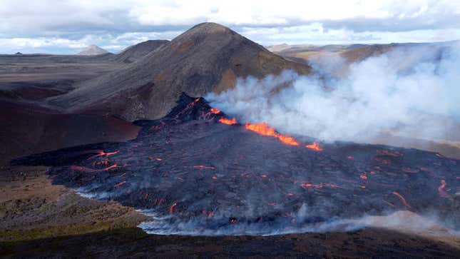 Image for article titled Snap-Happy Tourists Are Walking up to Lava Near the Reykjavik Airport for Pics