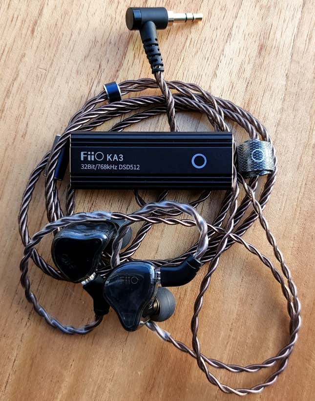 Imagen para el artículo titulado FiiO KA3: cómo hacer que la música de tu teléfono suene mucho mejor