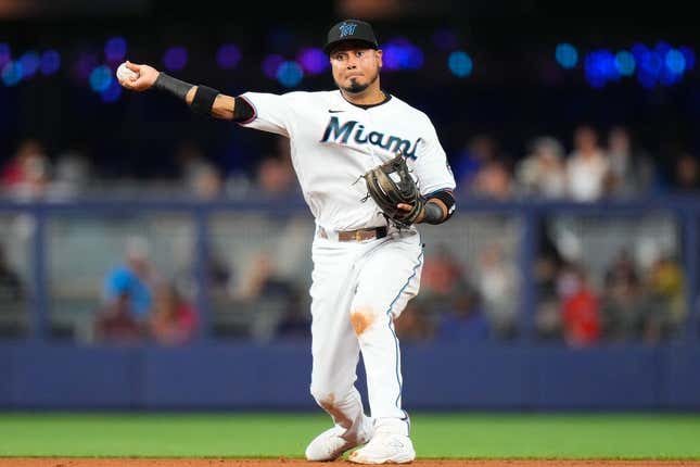 Late homers from Soler, Arraez and Bell lift Marlins to 5-1 series opening  win over Astros - ABC News