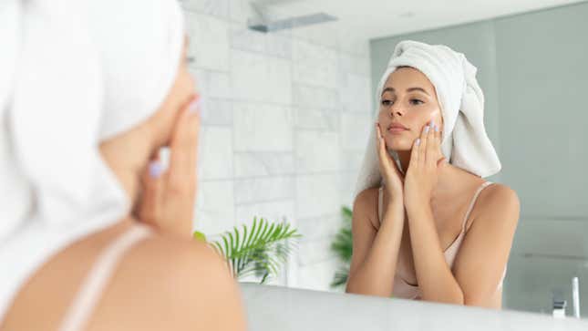 Image for article titled This Basic Skincare Routine Won&#39;t Overwhelm You