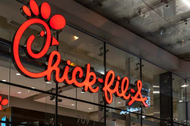 Image for article titled &quot;What You Mean by That Chick-fil-A?&quot; Says Black Twitter Following a Shady Tweet