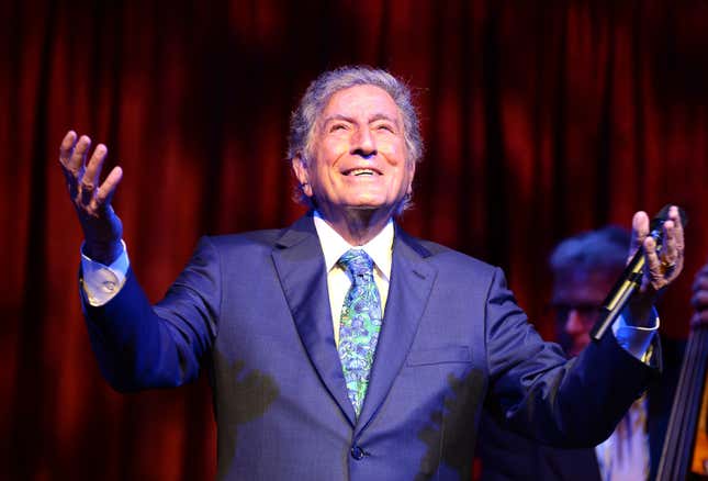 Tony Bennett performing