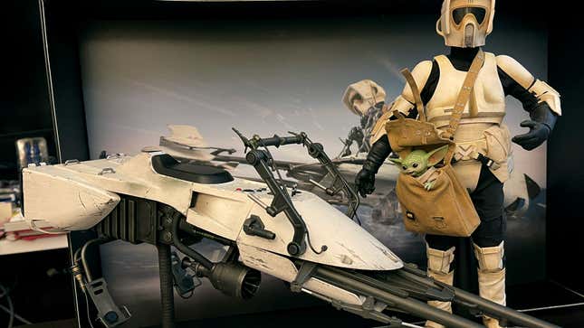 Here Are The 5 Best Official Baby Yoda 'Mandalorian' Toys You Can Buy Right  Now - Forbes Vetted