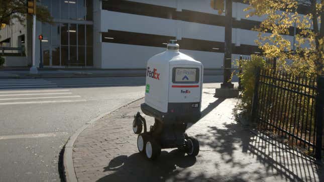 Image for article titled FedEx Gives Up On Its &#39;Roxo&#39; Delivery Robot