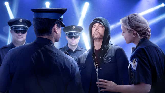 Image for article titled Eminem Speaks To Police Officer After Noise Complaint Called On Super Bowl Halftime Performance
