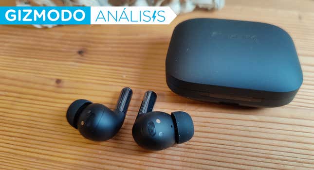 Imagen para el artículo titulado Los OnePlus Buds Pro son una copia perfecta y más barata de los AirPods Pro (en lo bueno y en lo malo)