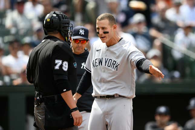 Did Yankees' Aaron Boone curse too much at umpire? 