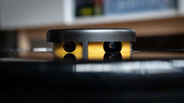 Imagen para el artículo titulado TechLife Robot Vacuum: el primer robot aspirador de Realme lo hace todo bien a un precio razonable