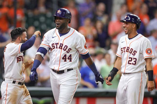 Astros slugger Yordan Alvarez seeing and hitting the ball like one