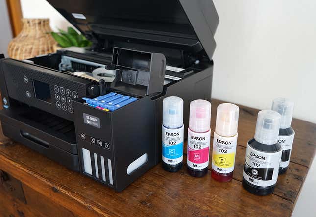 Botellas de tinta de una impresora Epson EcoTank ET-3850