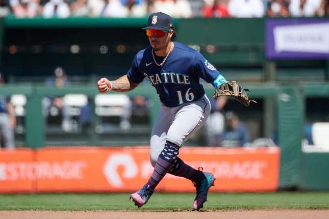 Jul 4, 2023; San Francisco, California, USA; Seattle Mariners infielder Kolten Wong (16) against the San Francisco Giants during the seventh inning at Oracle Park.