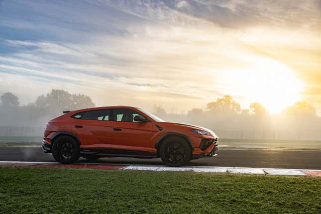 Image for article titled The Lamborghini Urus Performante Delivers on the Track or in the Dirt
