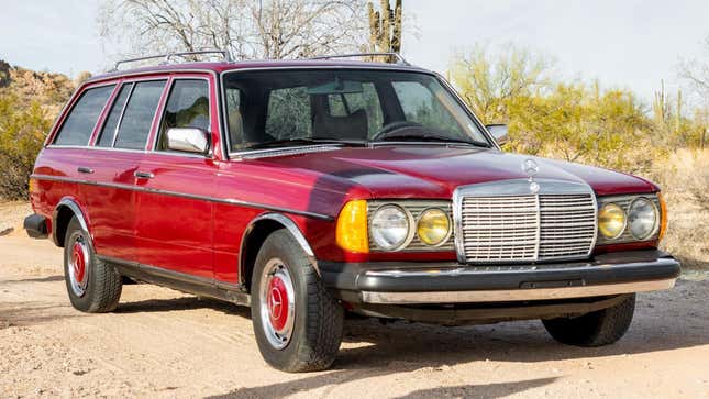 Image for article titled This Mercedes-Benz Diesel Wagon Has 782,000 Miles And Still Looks Mint